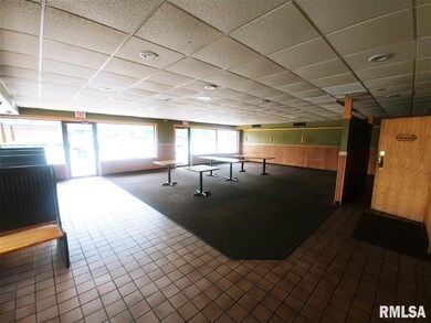 1414 W Locust St, Davenport, IA 52804 - photo 3