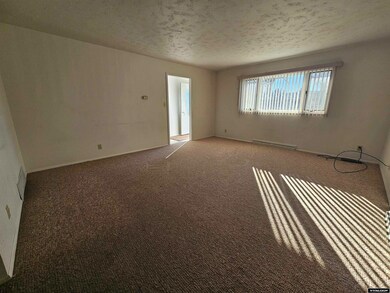 405 S 18th St, Worland, WY 82401 - photo 4