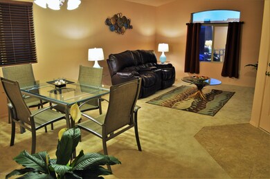 Living Room / Dining