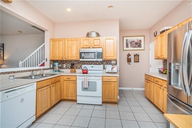 4847 Pond Ridge Dr, Kitchen, garage entry to right