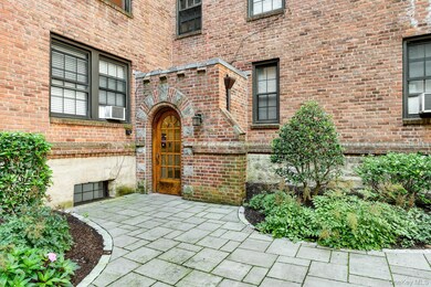 182 Garth Rd unit 1D, Scarsdale, NY 10583 - photo 3