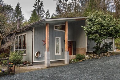 419 NW Pleasant View Dr, Grants Pass, OR 97526 - photo 4