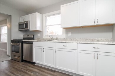 800 E 21st Ct, Des Moines, IA 50317 - photo 7