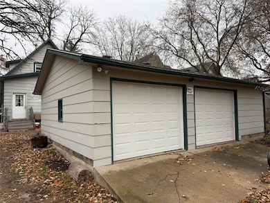 1352 E 12th St, Des Moines, IA 50316 - photo 3