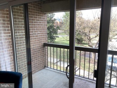 11301 Commonwealth Dr unit 204, Rockville, MD 20852 - photo 2