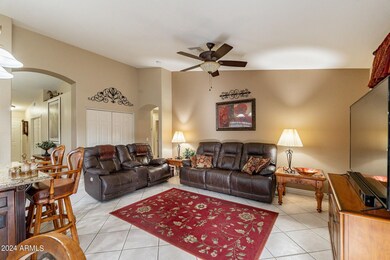 pics family room 1