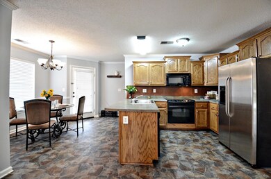 Kitchen & Breakfast