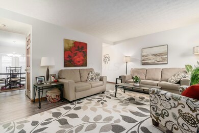 454 Clairbrook Ave, Columbus, OH 43228 - photo 4