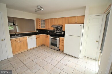 1431 Templeton Place, Rockville, MD 20852 - photo 3