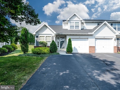 158 Waterford Ln, Reading, PA 19606 - photo 2