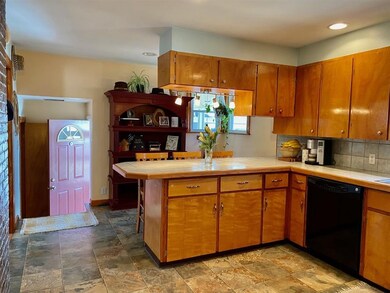 16 Oakwood St, Hudson, NH 03051 - photo 7