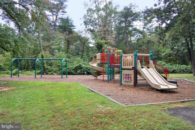 2996 Mission Square Dr, Fairfax, VA 22031 - photo 6