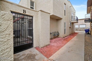 10648 Cuatro Vistas Dr unit B, El Paso, TX 79935 - photo 2