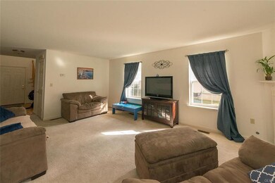6858 Hunt Dr, Macungie, PA 18062 - photo 5