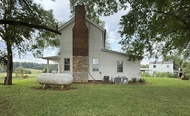 220 Collier Ln, Rock Island, TN 38581 - photo 4