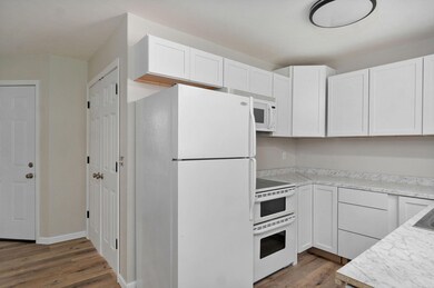 310 N Westport Ave-10