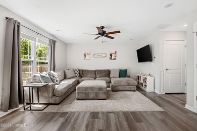 9012 Manslick Commons Dr, Louisville, KY 40219 - photo 6