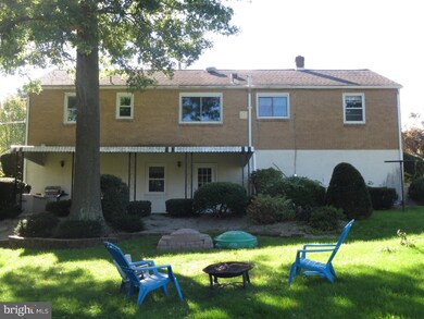 434 Macoby St, Pennsburg, PA 18073 - photo 3