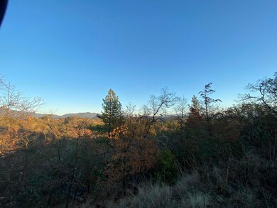 692 Cienaga Ln, Grants Pass, OR 97526 - photo 2