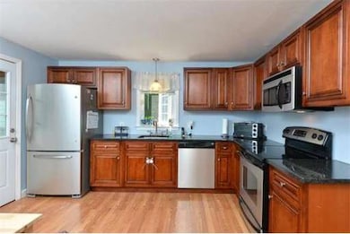 37 Candlewick Ln, Whitman, MA 02382 - photo 5