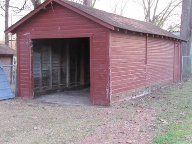 620 Johnson Ave, Wake Village, TX 75501 - photo 5