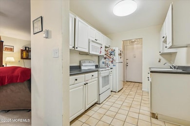 93 Arrowood Rd unit G, Manalapan, NJ 07726 - photo 7