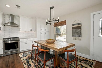 648 Springhill Ct, Hurst, TX 76054 - photo 4