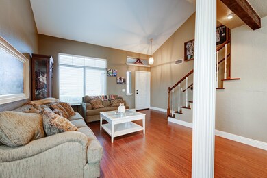 007_Living Room