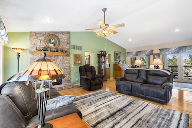 19 Redbud Ln, Kimberling City, MO 65686 - photo 4