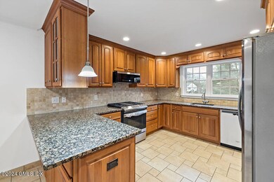 30 Rippowam Rd unit 1, Cos Cob, CT 06807 - photo 2