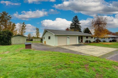 Southern Oregon Home - Country
