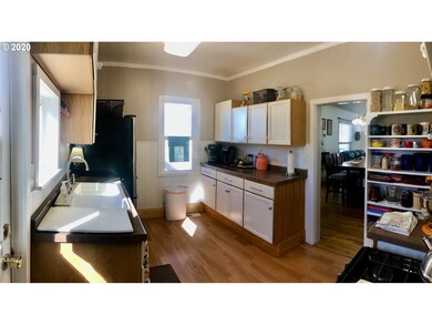 719 SW 1st St, Pendleton, OR 97801 - photo 7