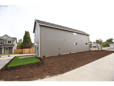 530 S Columbia St, Newberg, OR 97132 - photo 3