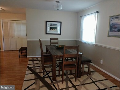 18420 Cabin Rd, Triangle, VA 22172 - photo 3