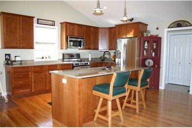 859 East St, Ludlow, MA 01056 - photo 3