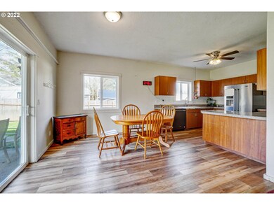 818 S Bridge St, Sheridan, OR 97378 - photo 5