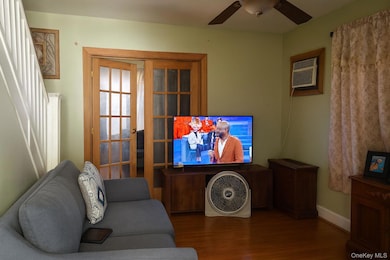 150-16 115th Dr, Jamaica, NY 11434 - photo 3