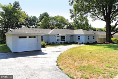 201 Longview Dr, Alexandria, VA 22314 - photo 2