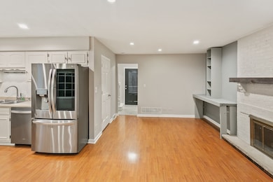 1735 Fender Rd, Naperville, IL 60565 - photo 3