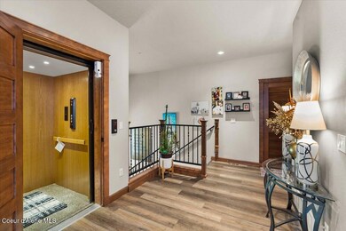 15-Elevator & Upstairs Landing
