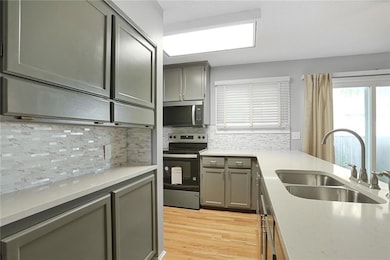 10981 Rosehill Rd, Overland Park, KS 66210 - photo 6