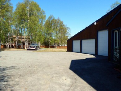 Large level bluff lot