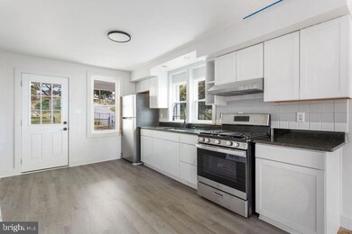 405 W Queen St, Chambersburg, PA 17201 - photo 2