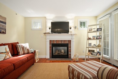 46-48 Purchase St unit 1, Newburyport, MA 01950 - photo 7