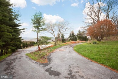 5049 Kachel Rd, Mohnton, PA 19540 - photo 2