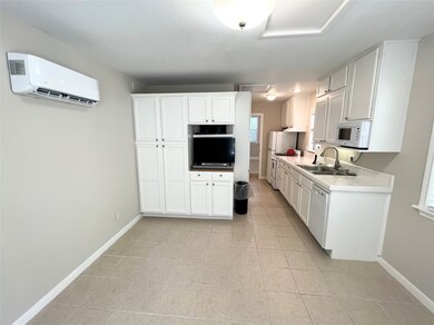 1914 Woodcrest Dr, Houston, TX 77018 - photo 6