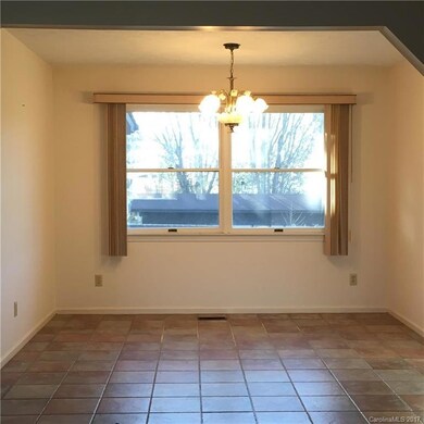 369 Pace Rd, Hendersonville, NC 28792 - photo 4