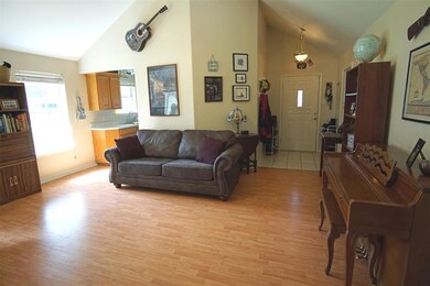 1714 Windsor Dr, Gainesville, TX 76240 - photo 3