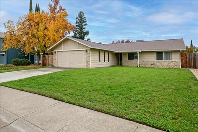 9458 Roseburg Ct, Sacramento, CA 95826 - photo 2