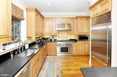 4613 Harling Ln, Bethesda, MD 20814 - photo 6